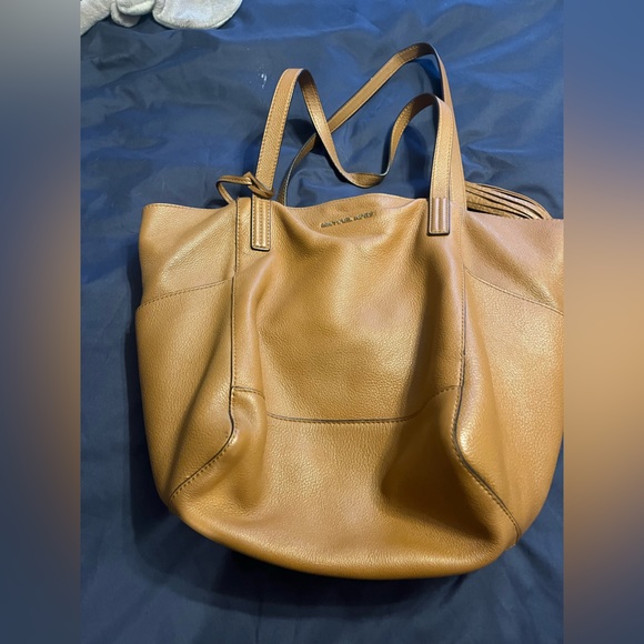 Michael Kors purse - Picture 10 of 10